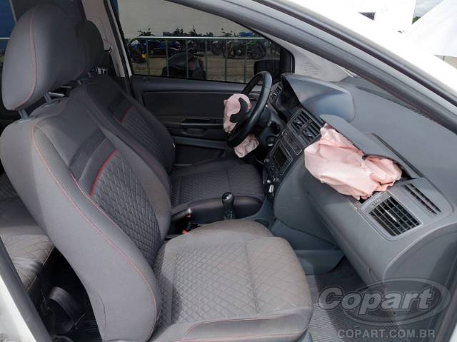 2016 VOLKSWAGEN FOX 
