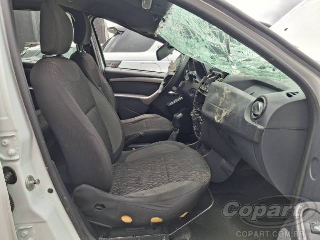 2017 RENAULT DUSTER OROCH 