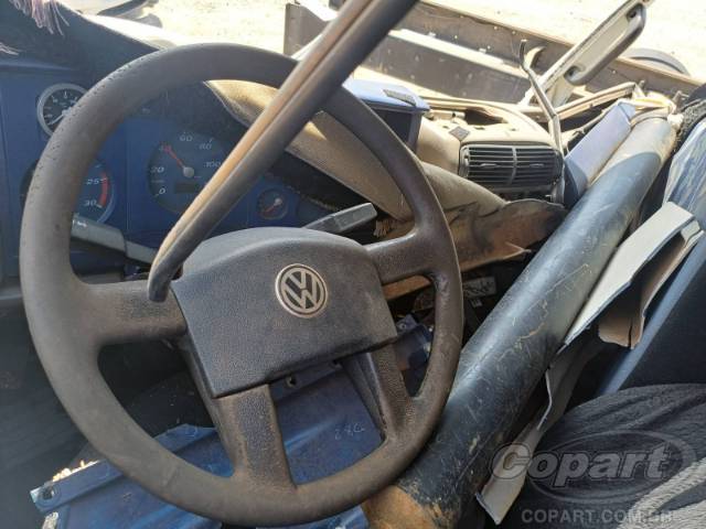 2011 VOLKSWAGEN WORKER 