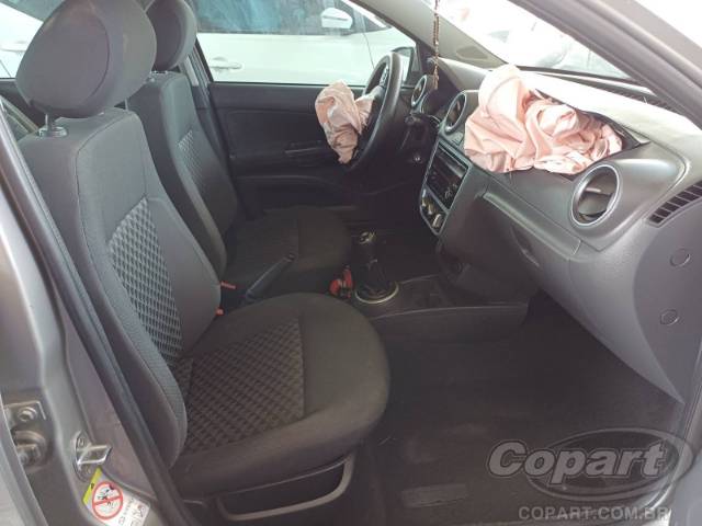 2015 VOLKSWAGEN VOYAGE 
