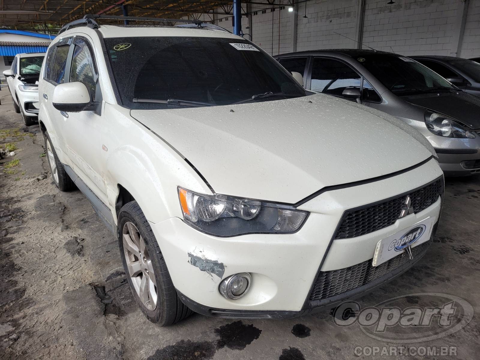 Veículo Mitsubishi Outlander 2012 MITSUBISHI OUTLANDER SUV Grandes Gasolina 2012 em leilão