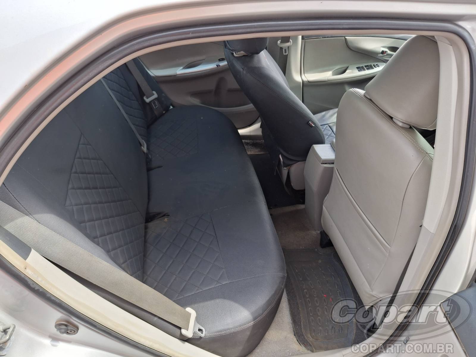 2013 TOYOTA COROLLA — foto 6 de 10