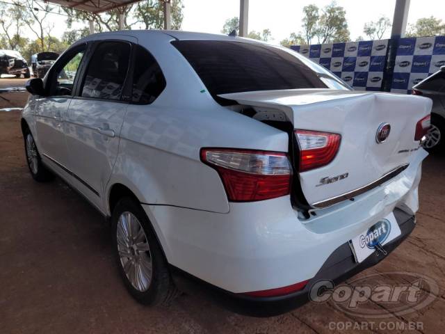 2016 FIAT GRAND SIENA 