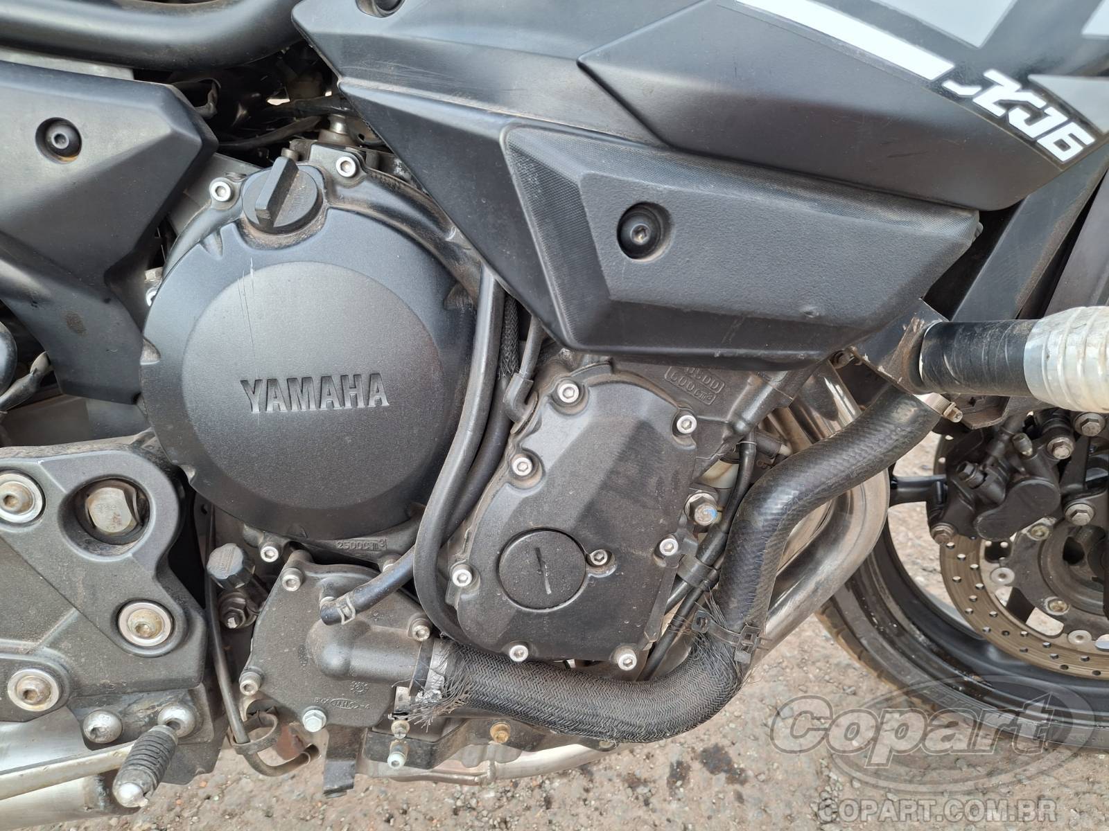 Foto 6 de 10: 2013 YAMAHA XJ6