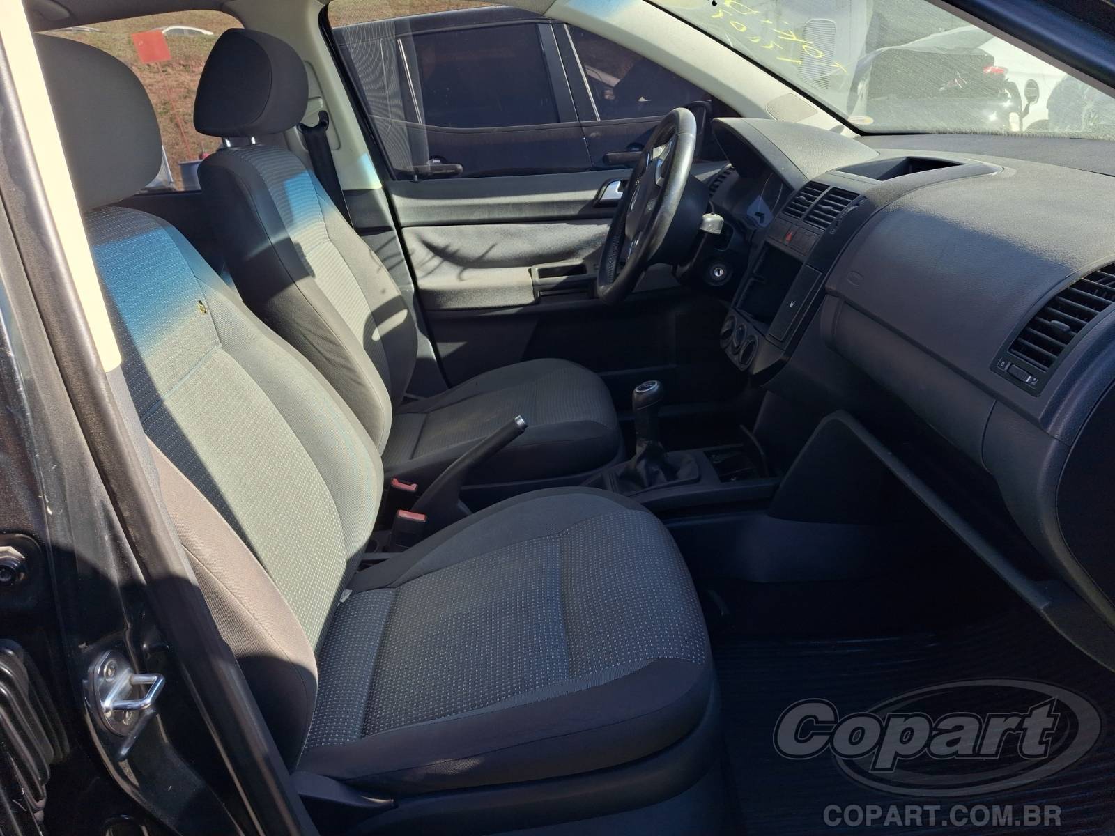 2013 VOLKSWAGEN POLO — foto 5 de 10