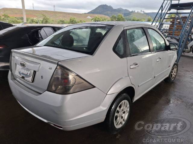 2011 FORD FIESTA SEDAN 