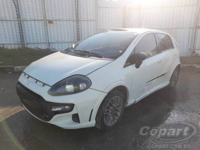 2015 FIAT PUNTO 