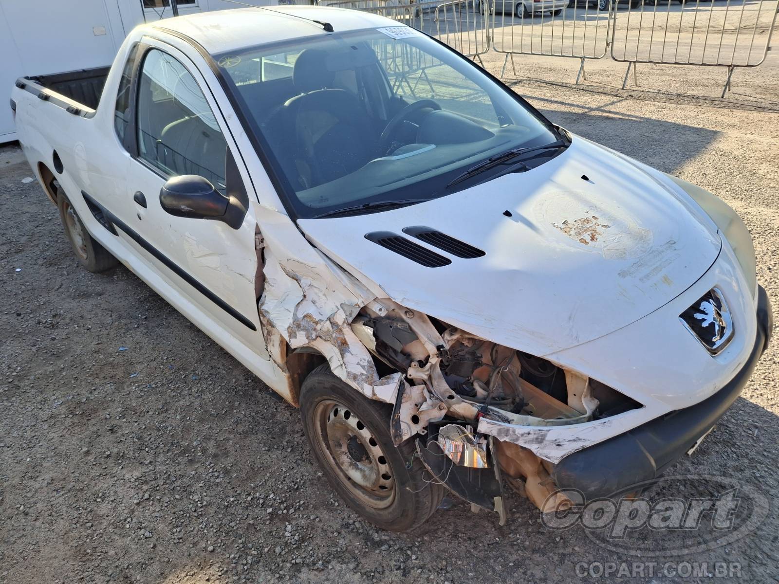 Veículo Peugeot Hoggar Peugeot Hoggar Active 1.4 2014 Médio Dano Frontal 2014 em leilão