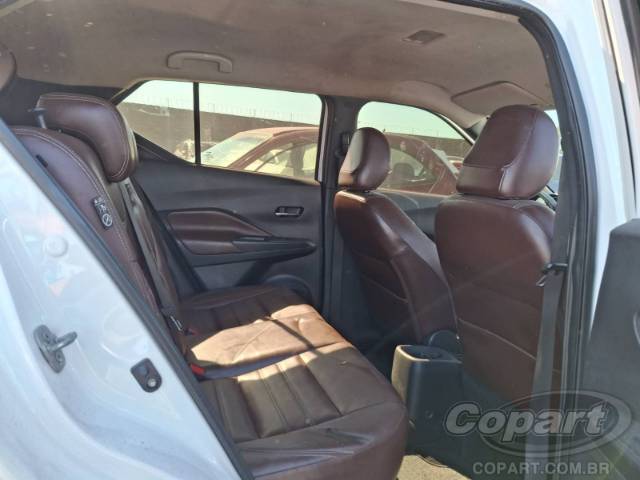 2017 NISSAN KICKS 
