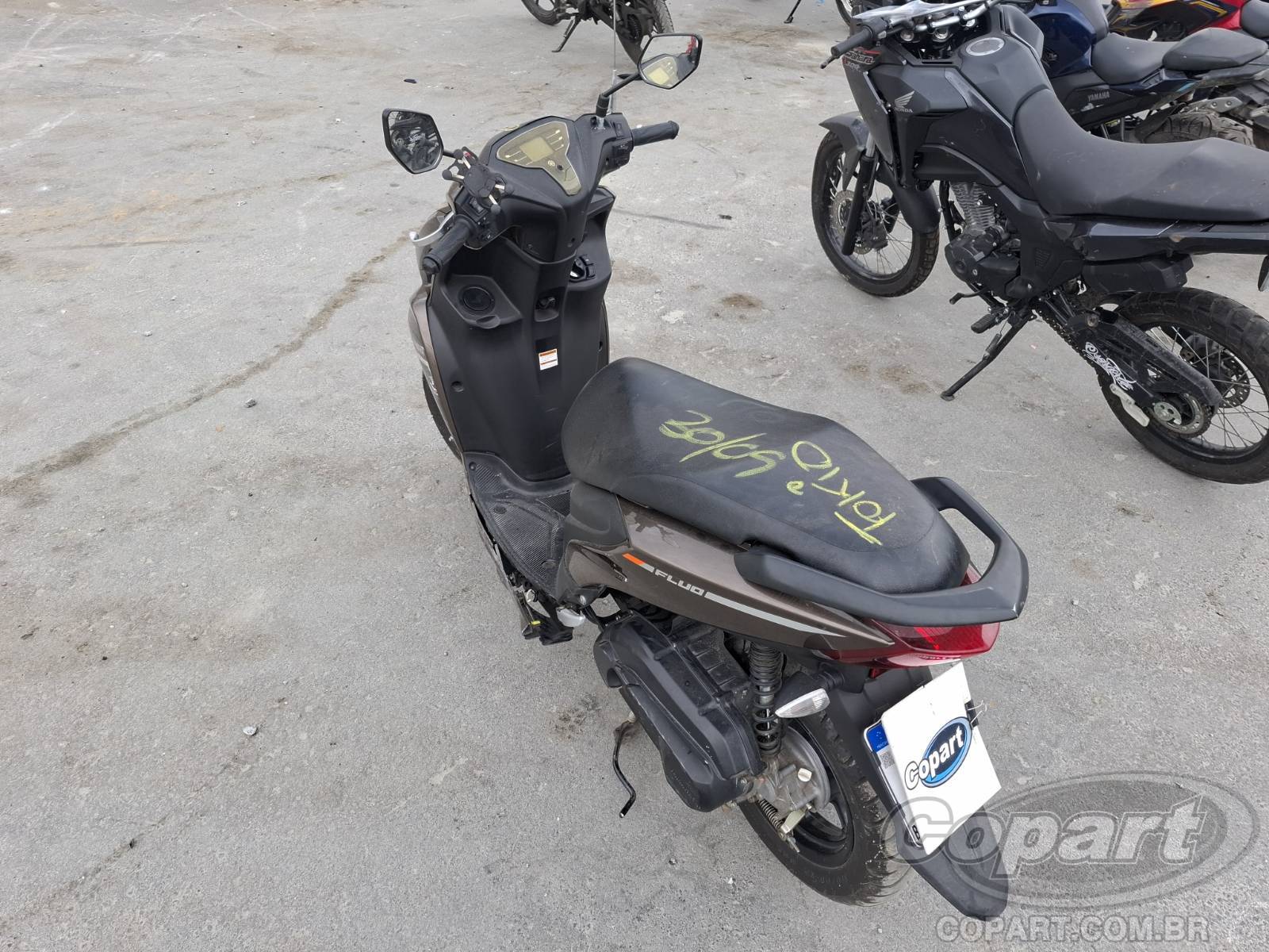 Foto 3: 2025 YAMAHA FLUO