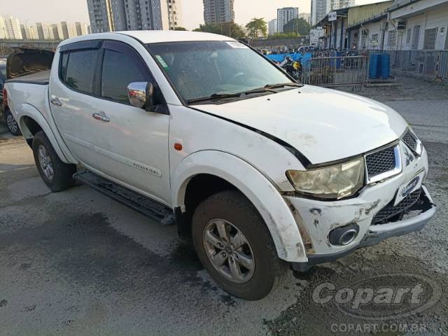 2013 MITSUBISHI L200 TRITON 