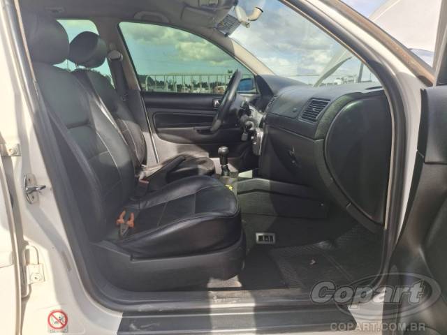 2001 VOLKSWAGEN GOLF 