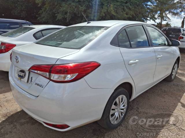 2024 TOYOTA YARIS SEDA 