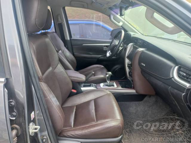 2017 TOYOTA HILUX SW4 