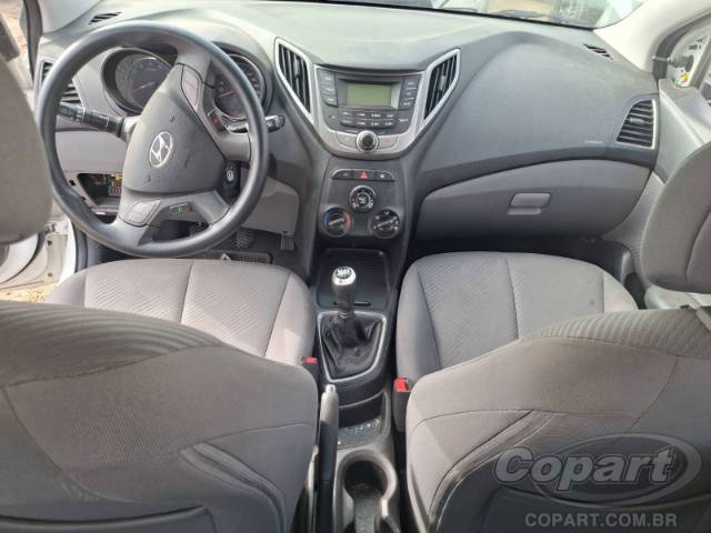 2015 HYUNDAI HB20S 