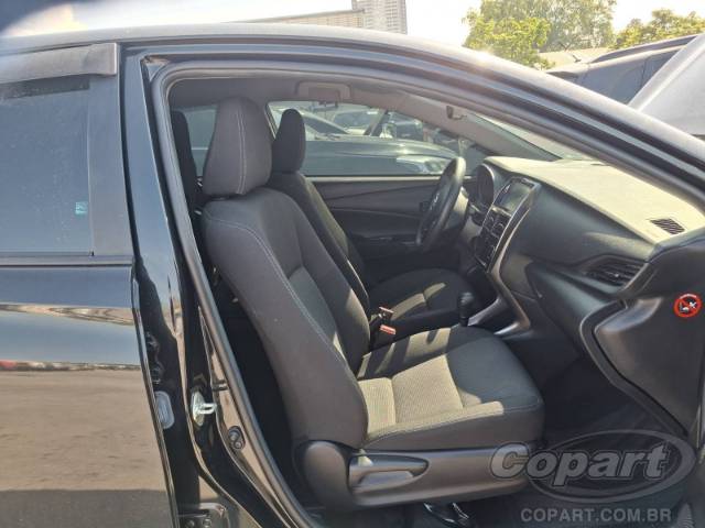 2024 TOYOTA YARIS SEDA 
