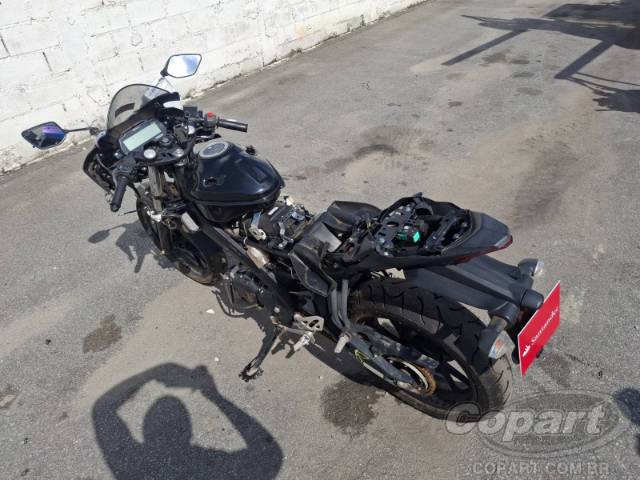 2025 YAMAHA YZF R15 
