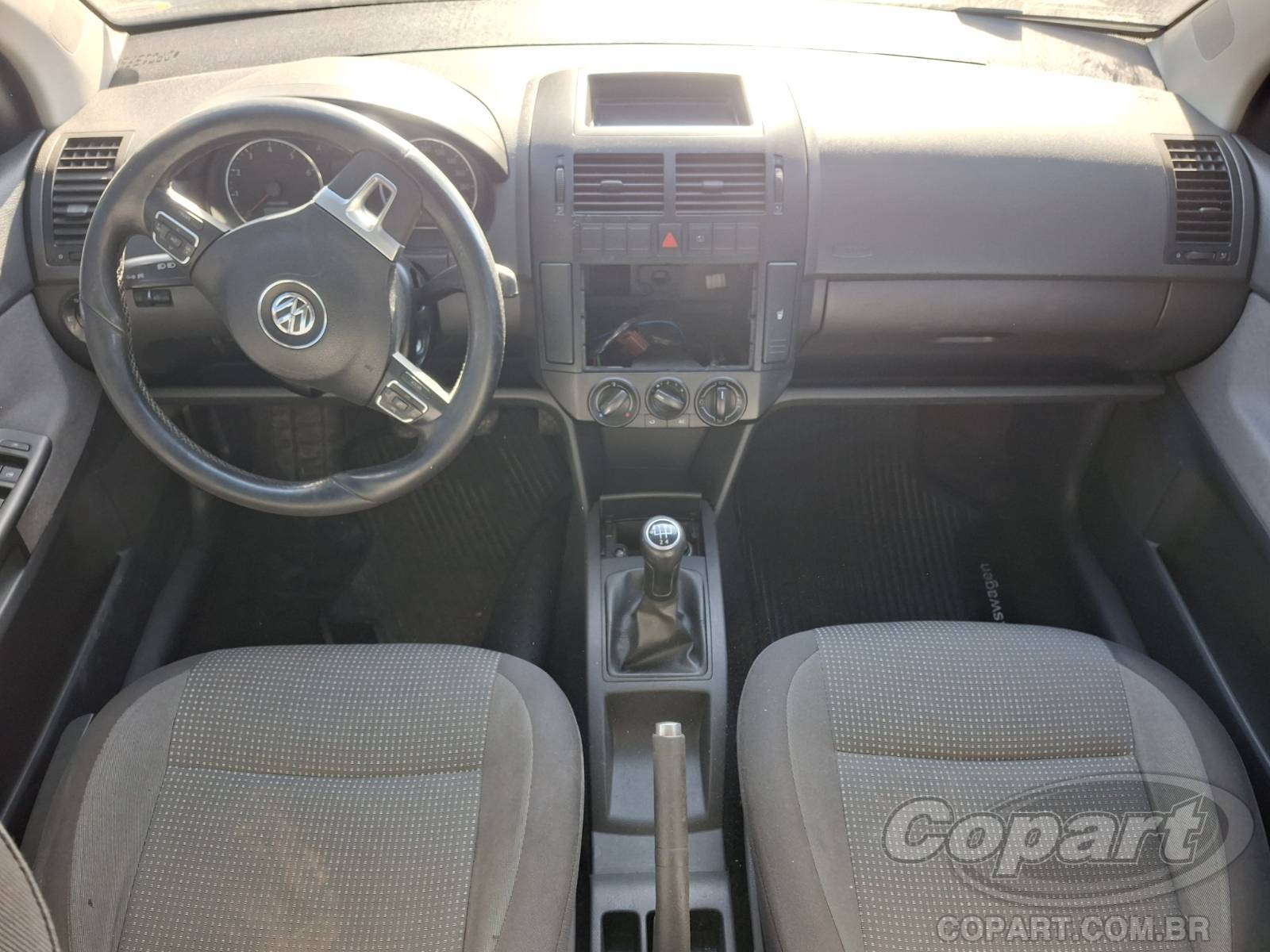 2013 VOLKSWAGEN POLO — foto 9 de 10