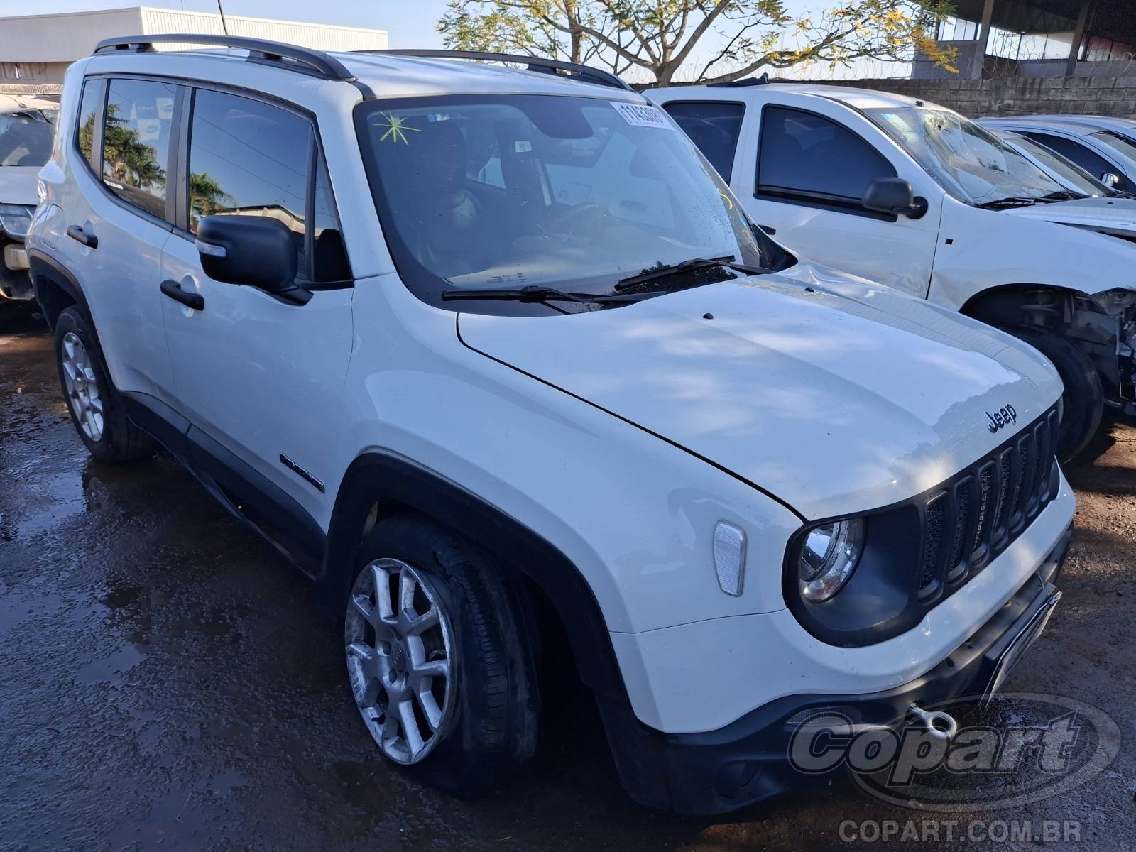 Jeep Renegade 2020 em leilão