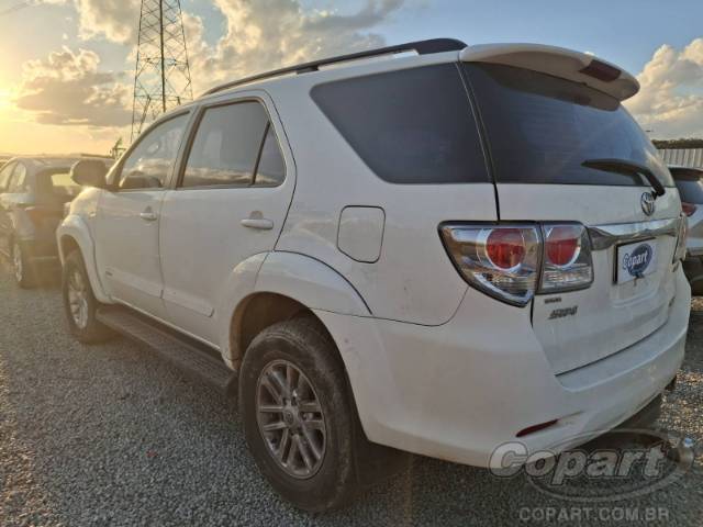 2015 TOYOTA HILUX SW4 