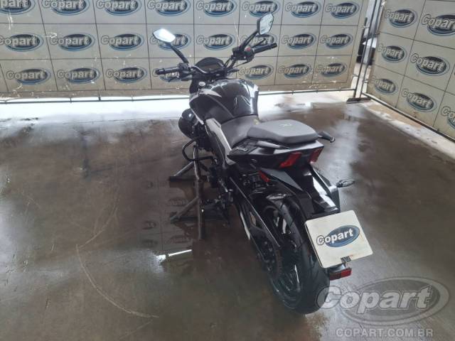 2025 BAJAJ DOMINAR 