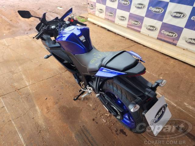 2025 YAMAHA YZF R15 