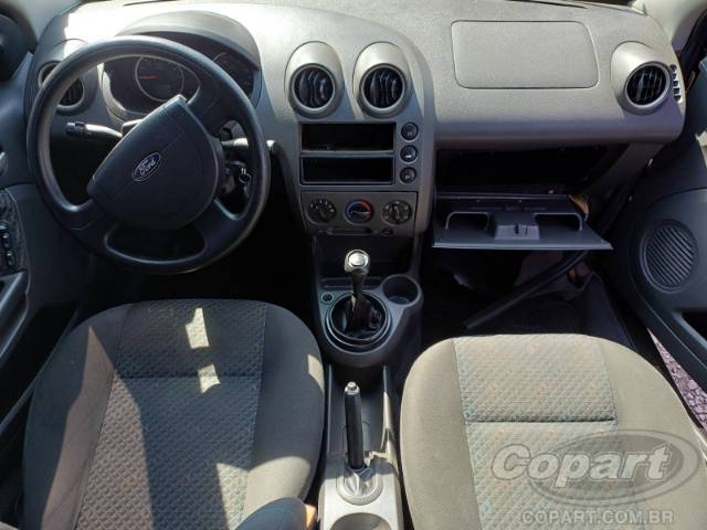 2005 FORD FIESTA 