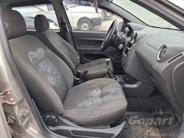 2005 FORD FIESTA 