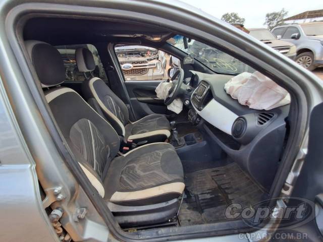 2015 FIAT UNO 