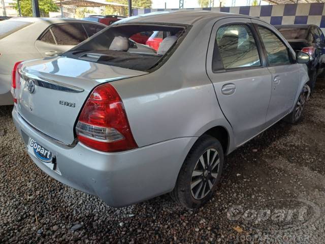 2015 TOYOTA ETIOS SEDA 