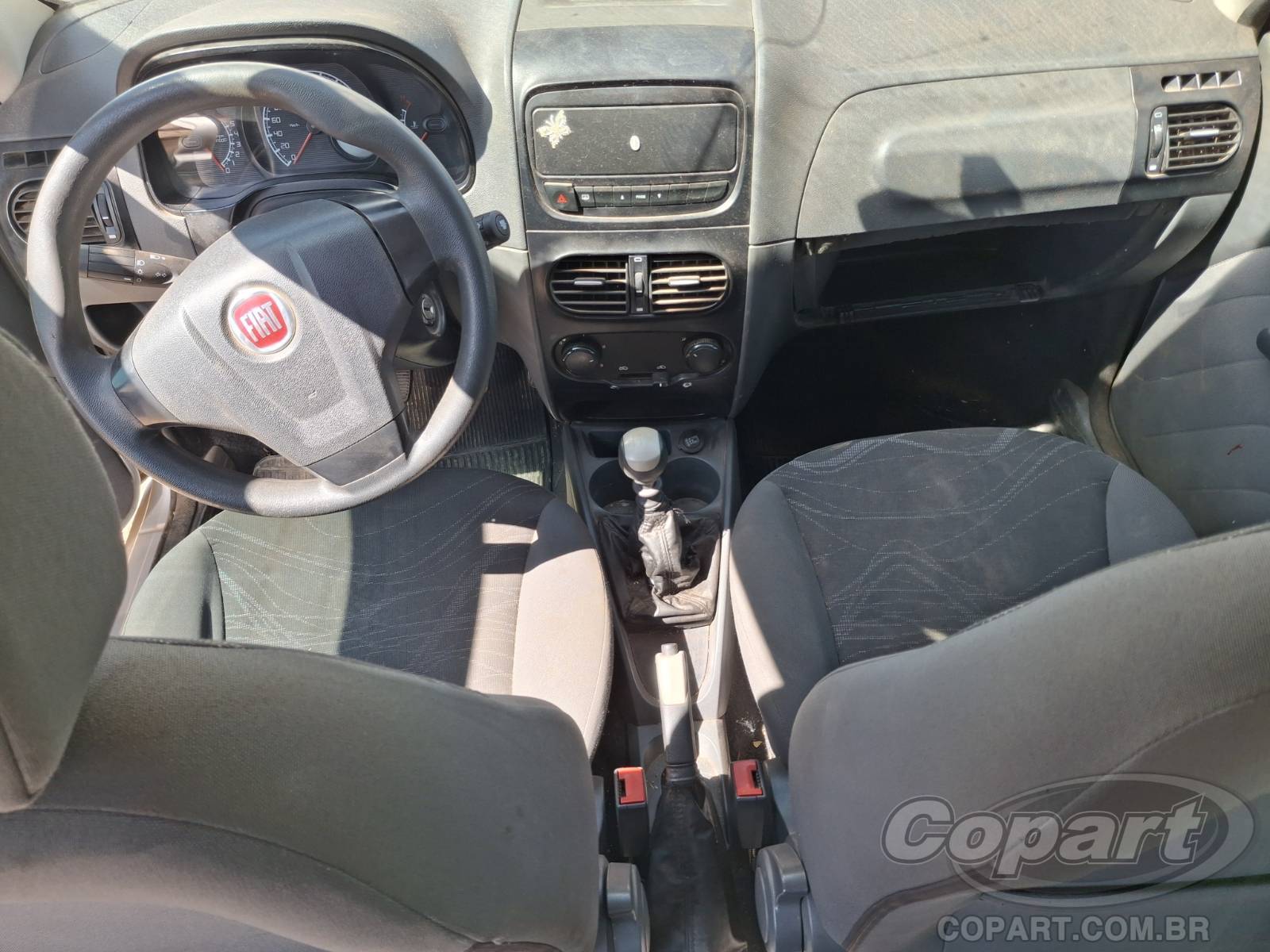 2013 FIAT SIENA — foto 9 de 10