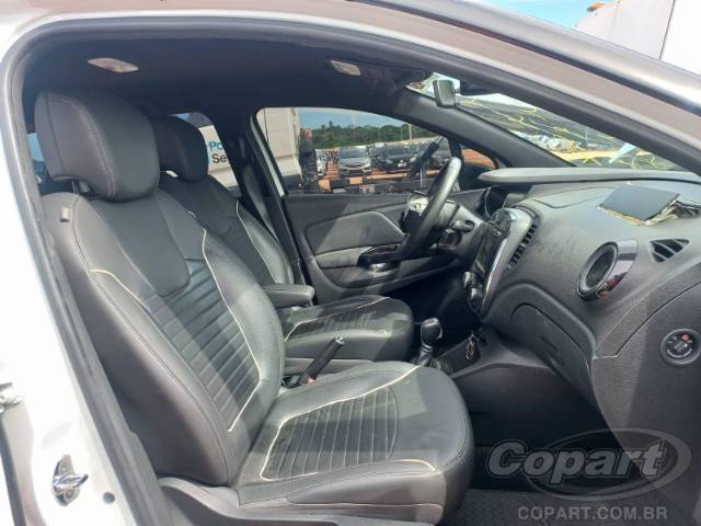 2021 RENAULT CAPTUR 