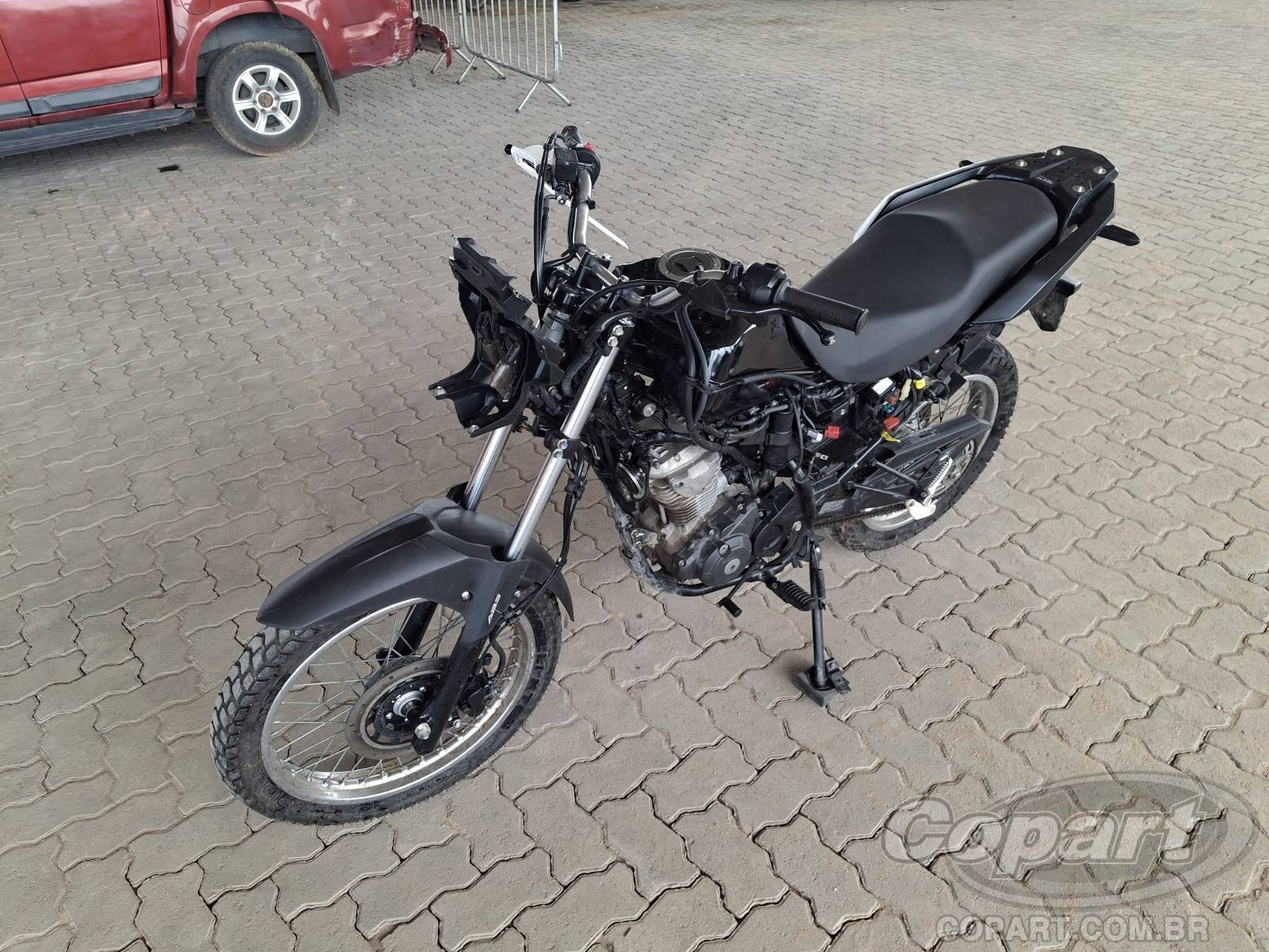 Foto 2: 2025 HONDA XRE 190