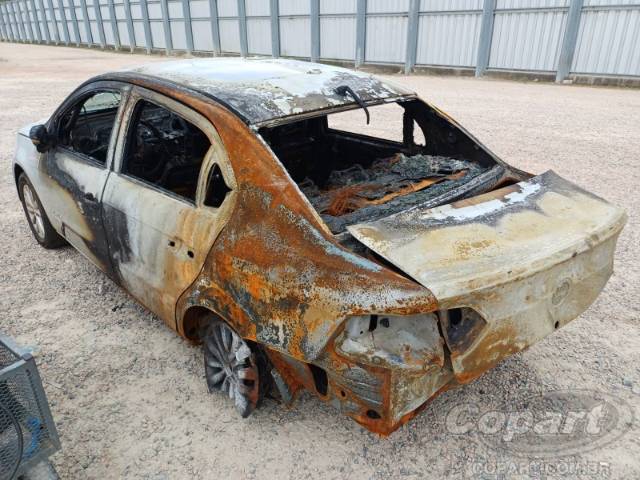 2015 VOLKSWAGEN VOYAGE 