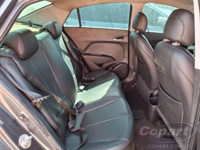 2015 HYUNDAI HB20S 