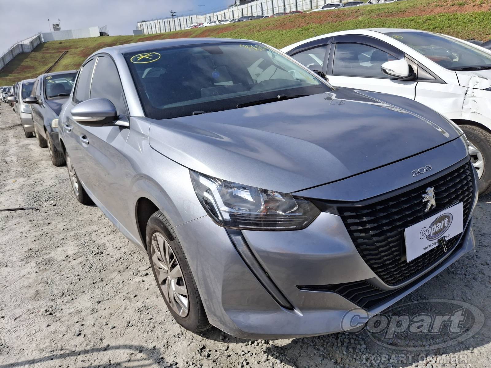 Veículo Peugeot 208 Peugeot 208 Like 1.0 Firefly 2023 Médio Dano Lateral 2023 em leilão