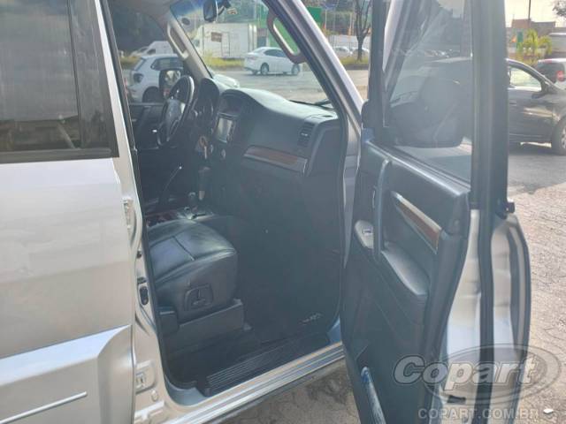 2011 MITSUBISHI PAJERO FULL 