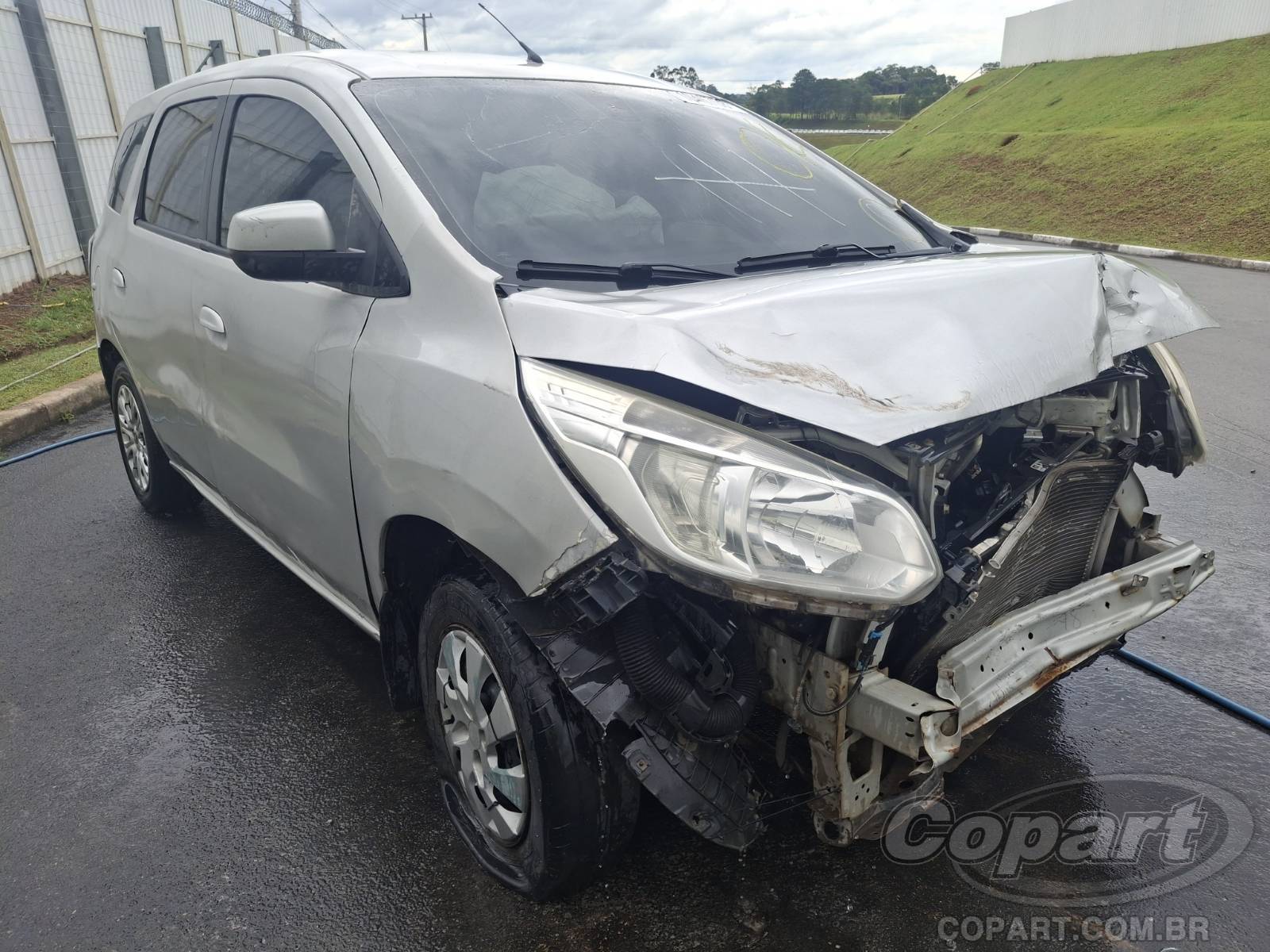 Veículo GM - Chevrolet Spin Chevrolet Spin LT 1.8 Econo.Flex 2014/2015 Colisão Frontal 2015 em leilão