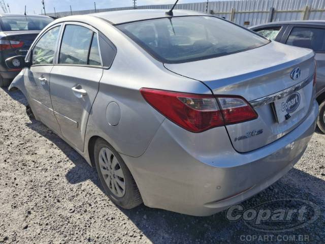 2014 HYUNDAI HB20S 
