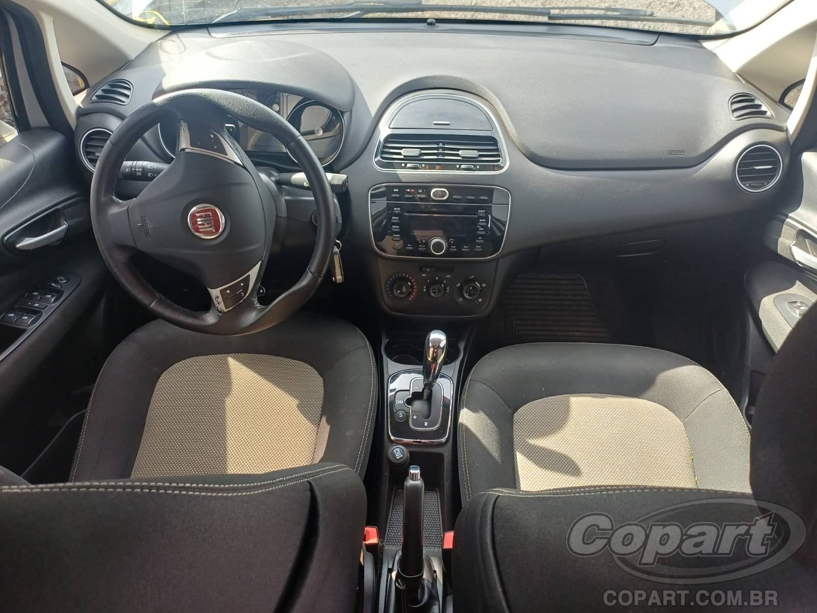Foto 9 de 10: 2015 FIAT LINEA