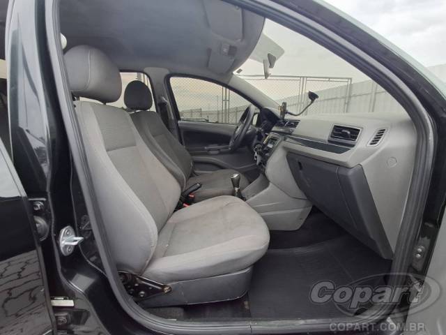 2017 VOLKSWAGEN VOYAGE 
