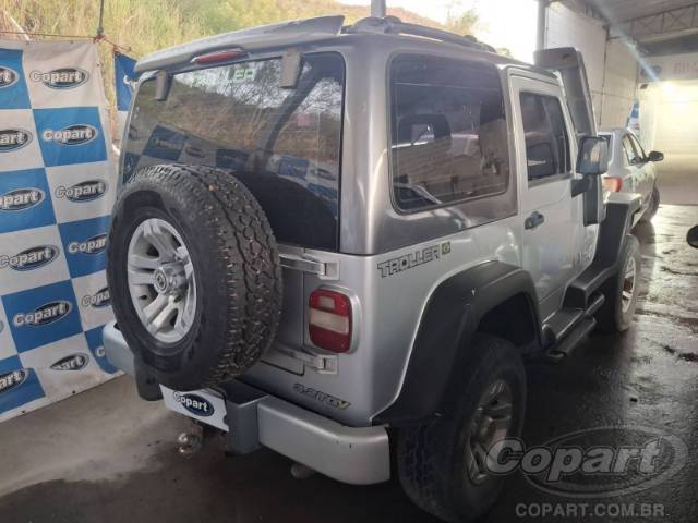 2013 TROLLER T4 