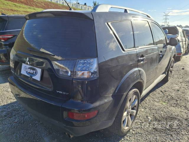 2010 MITSUBISHI OUTLANDER 