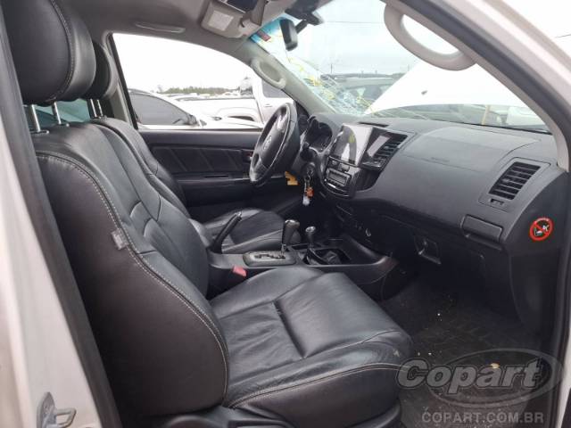 2015 TOYOTA HILUX SW4 