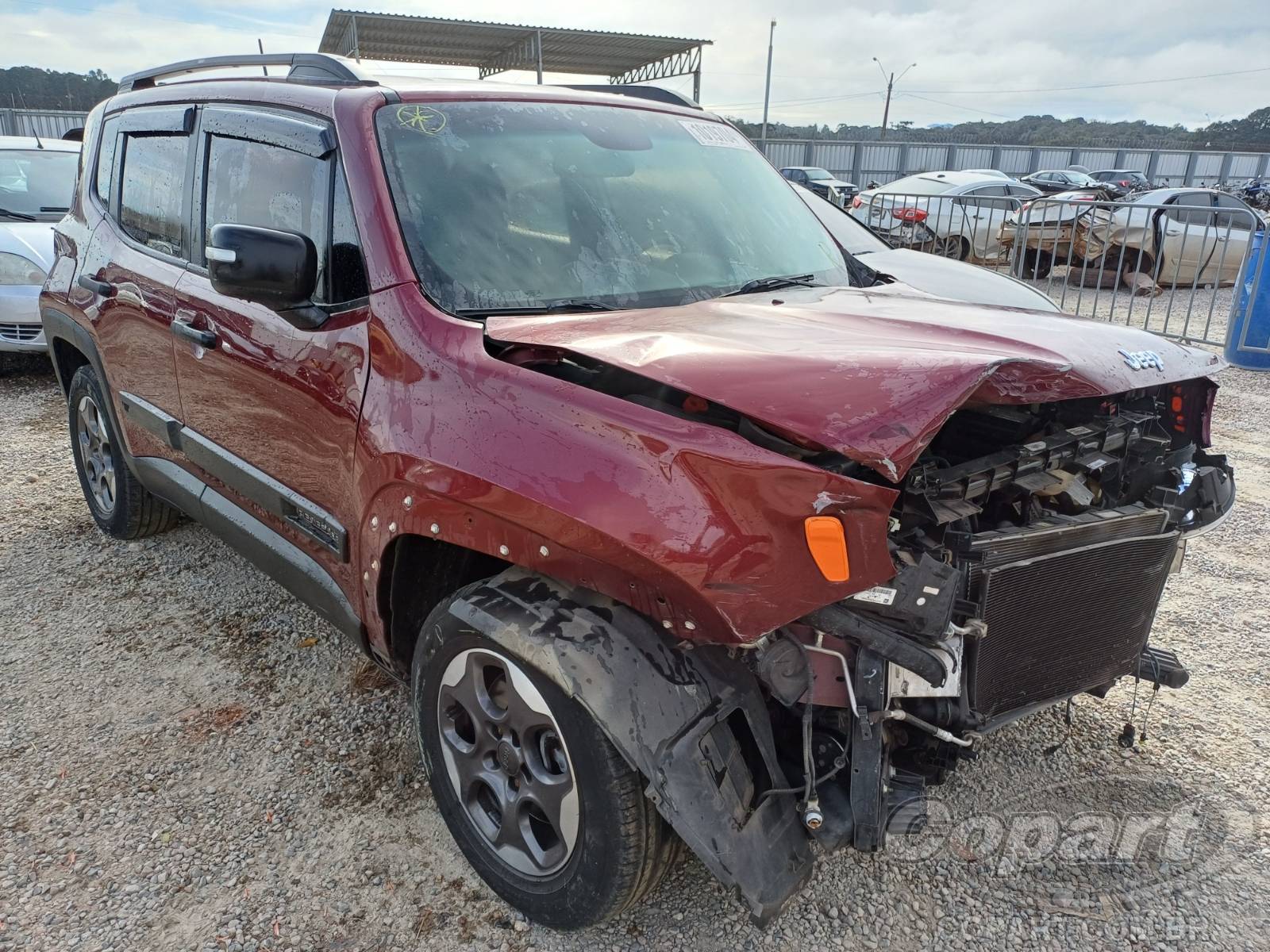 Veículo Fiat Renegade JEEP RENEGADE SPORT 1.8 16V E.TORQ FLEXIVEL ALCOOL/GASOLINA 2016 2016 em leilão