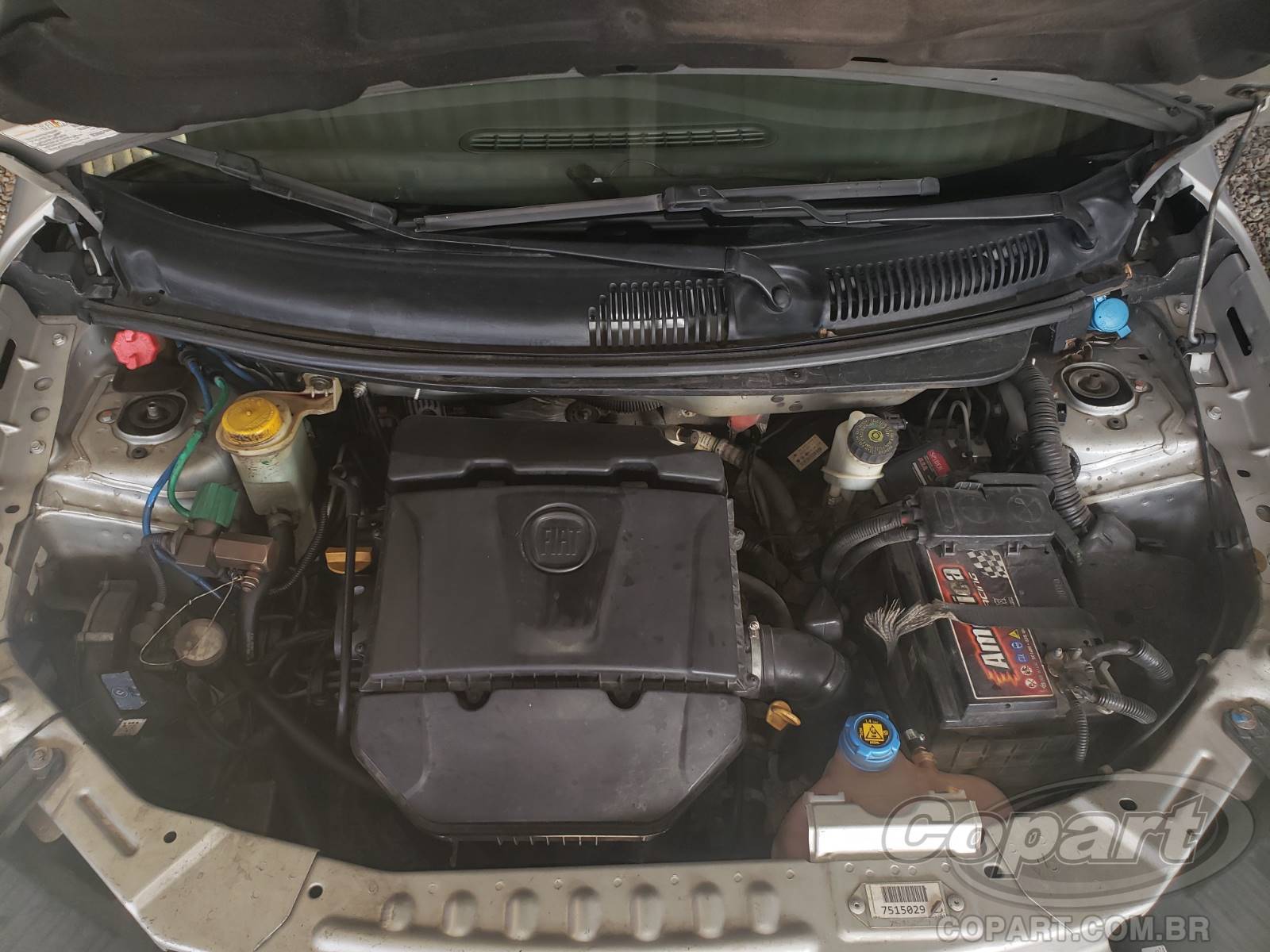 Foto 7 de 10: 2014 FIAT GRAND SIENA
