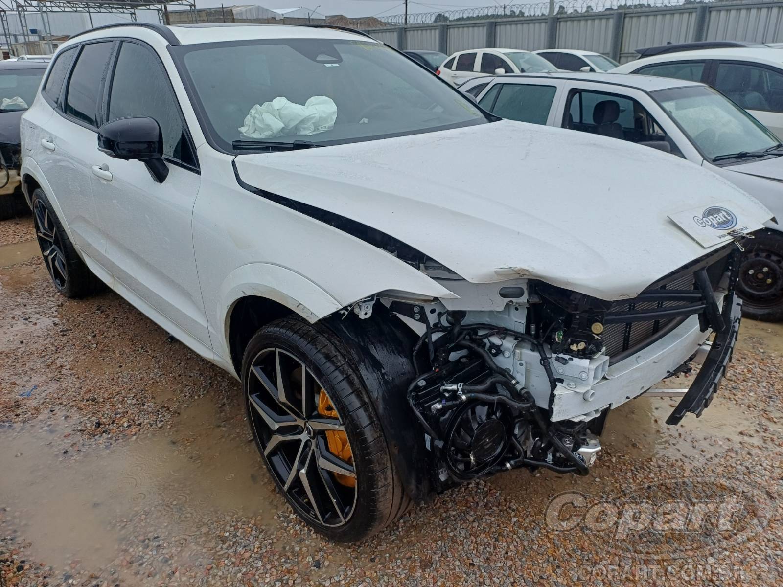 Veículo Volvo XC60 Volvo XC60 T8 Polestar 2023 Médio Dano Frontal 2024 em leilão