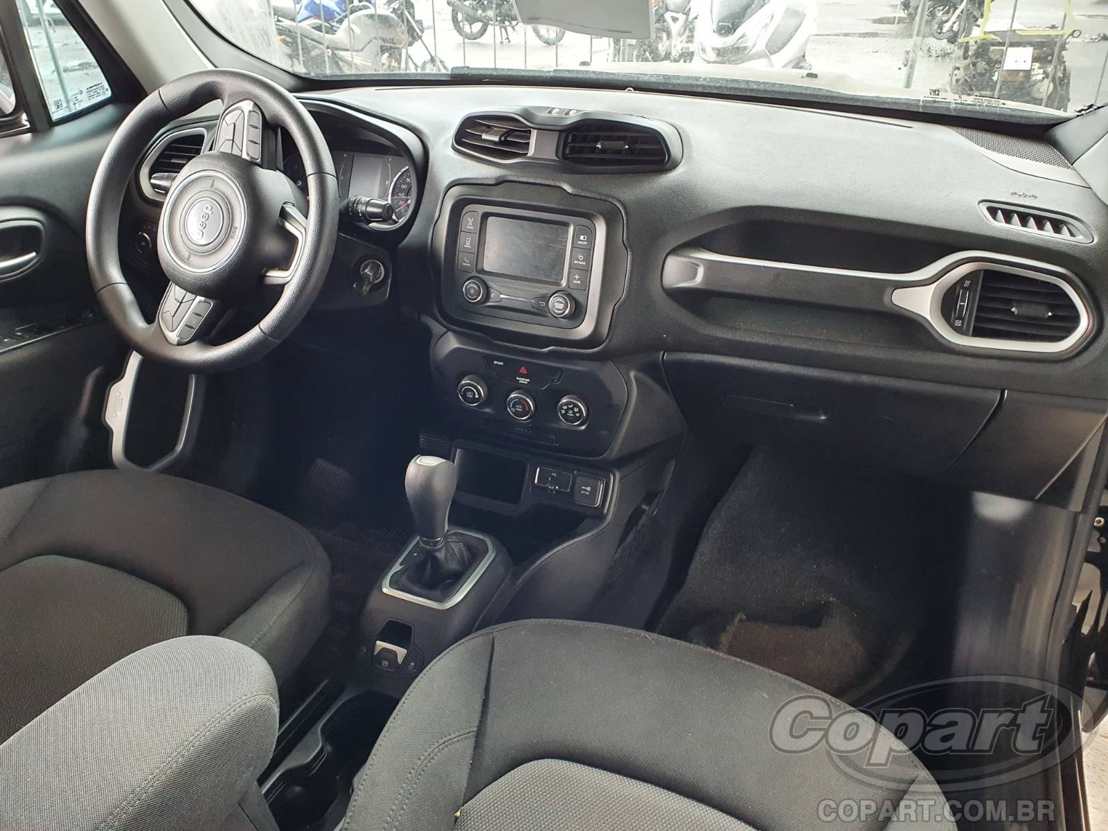 Foto 9 de 10: 2020 JEEP RENEGADE