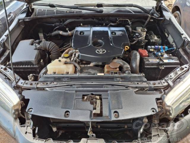 2017 TOYOTA HILUX CD 