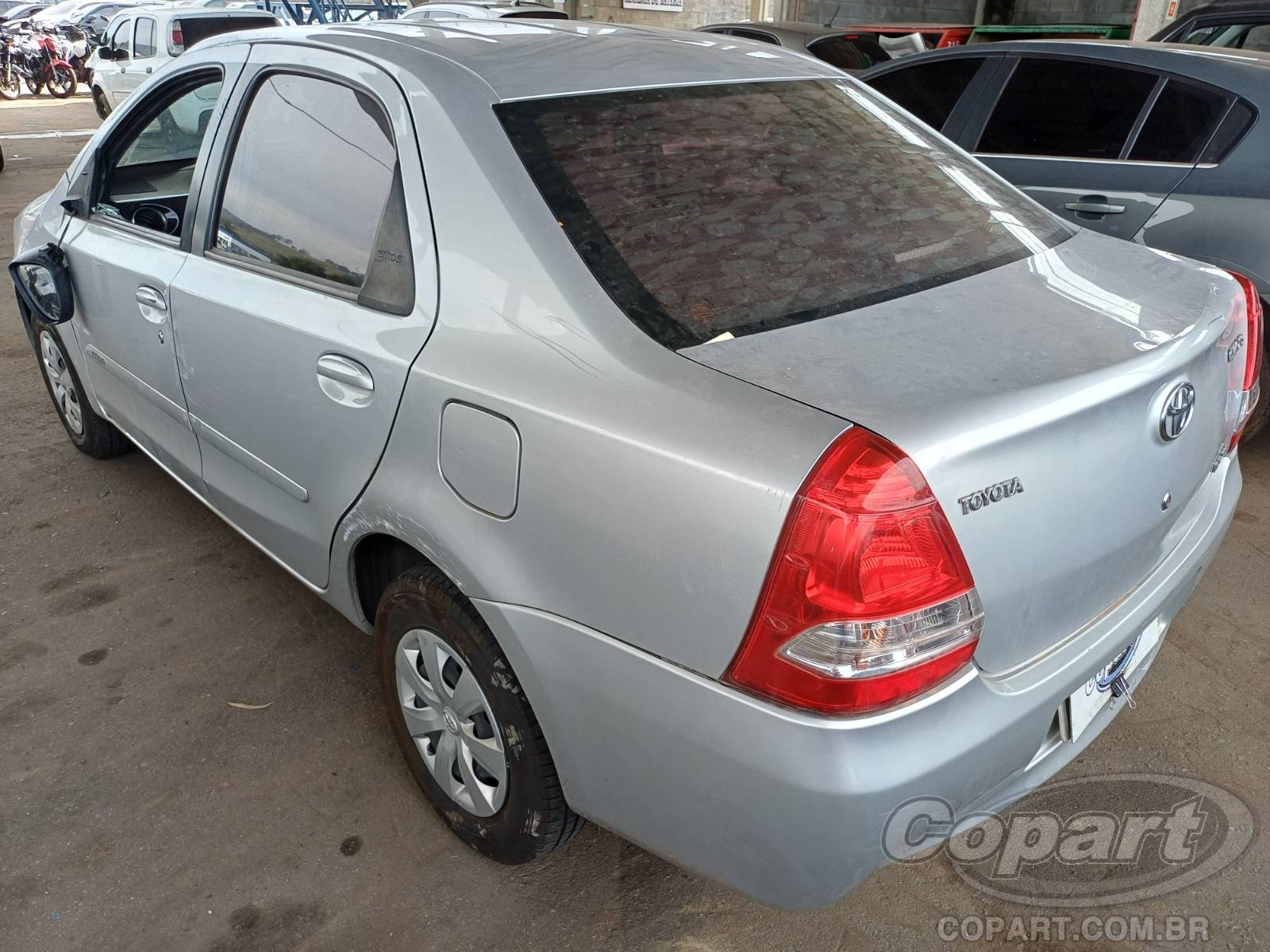 2014 TOYOTA ETIOS SEDA — foto 3 de 11